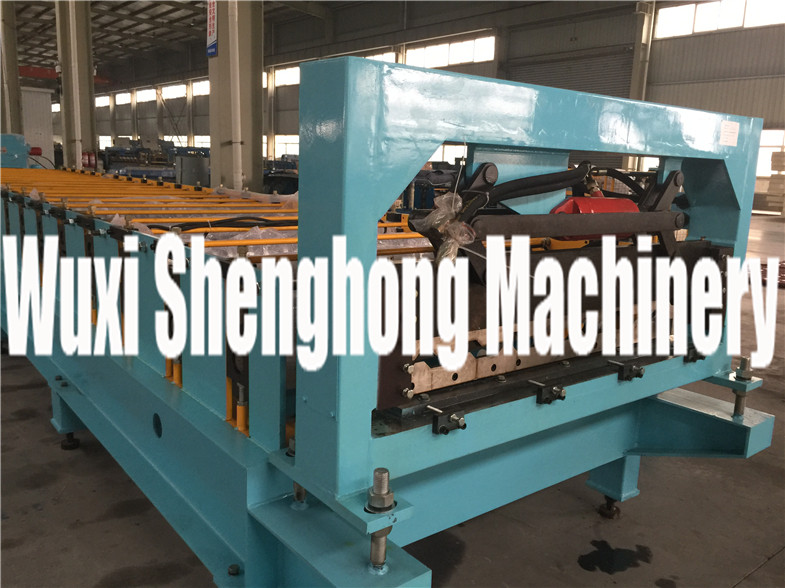 Custom Metal Roof Roll Forming Machine With 10 - 12m / Min Forming Speed